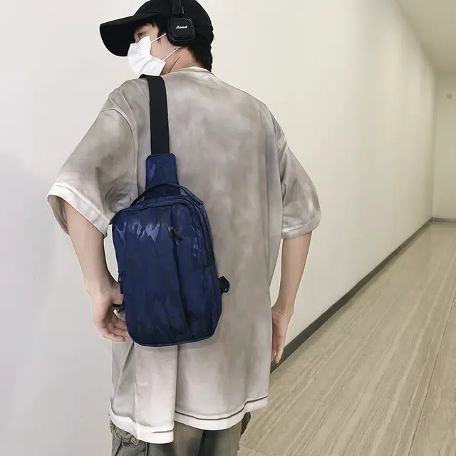 雅鹿 时尚斜挎单肩轻便休闲马鞍包 尼龙 胸包 男款 黑色/灰色/蓝色