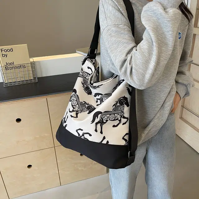 雅鹿 通勤百搭休闲多功能 尼龙 单肩包 女款 中国结/龙/花朵/马
