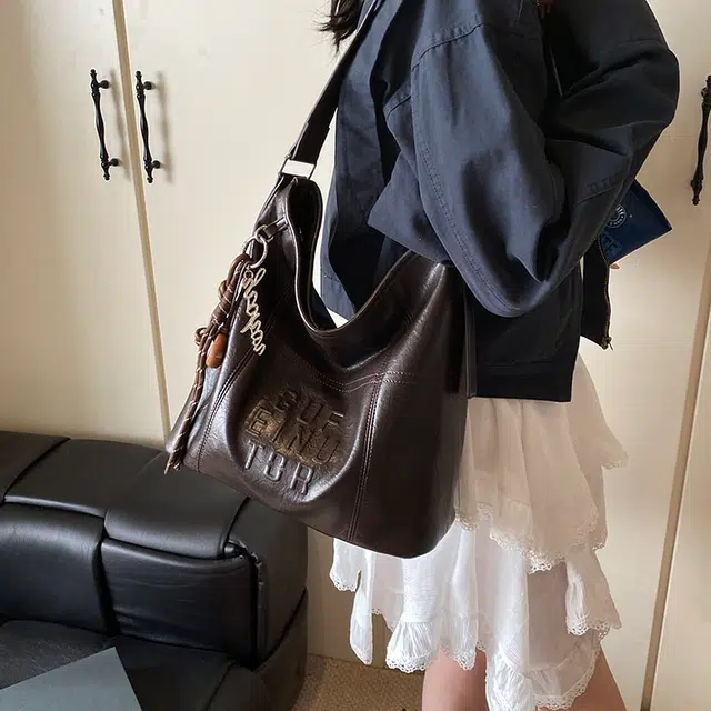 雅鹿 拉链闭合设计 大容量休闲百搭韩版水桶包 上班通勤托特包单肩包 常规 女款 多色