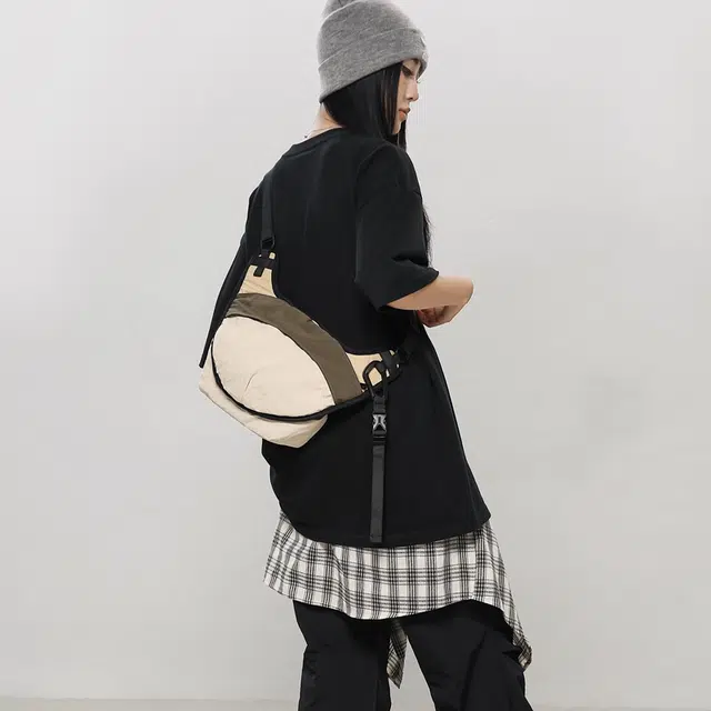 雅鹿 主袋肩带可调节可单肩胸包 尼龙 斜挎包 常规 男女同款情侣款 米黄色/黑色/桔色/驼色