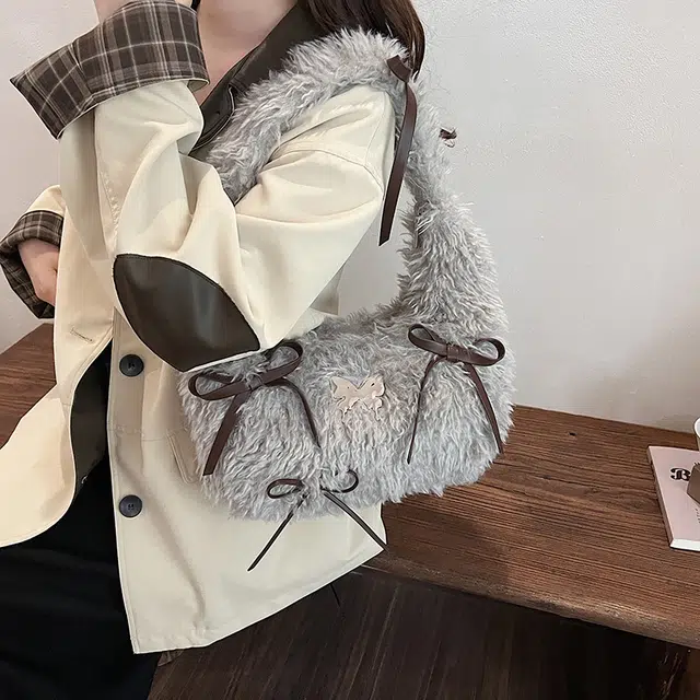 布依诺 可爱蝴蝶结大容量腋下包通勤 毛绒 手提单肩包 常规 女款 多色