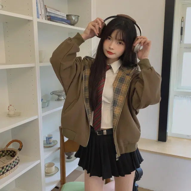 冰淇淋与鲸 帽子格子拼接拉链美式复古拼色短款连帽开衫卫衣 女款