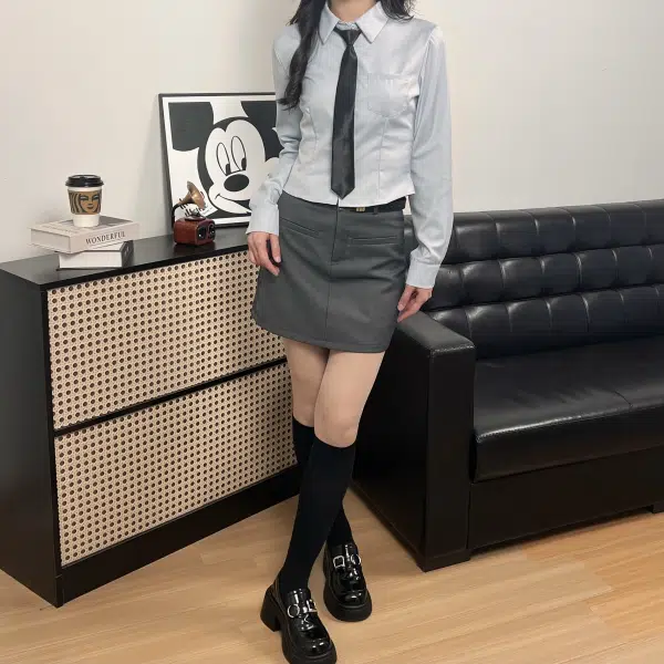 冰淇淋与鲸 学院风纯色方领单排扣修身长袖衬衫 女款 蓝色