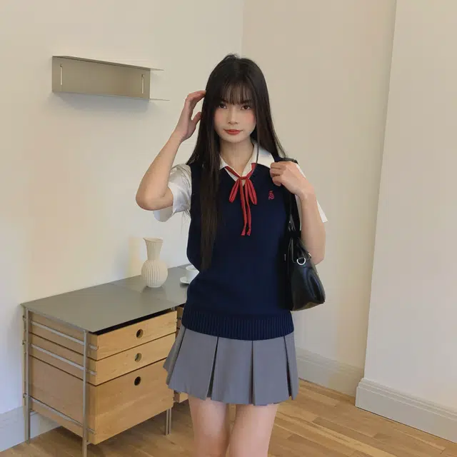 冰淇淋与鲸 学院风穿搭纯色简约高级感马甲针织背心上衣叠穿经典半身裙百褶裙裙装套装 女款