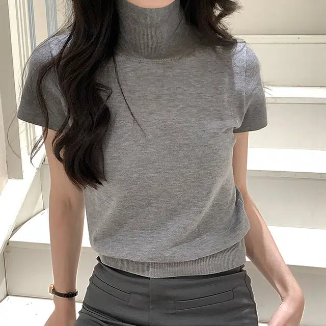冰淇淋与鲸 纯色高领小众基础款内搭针织衫 女款