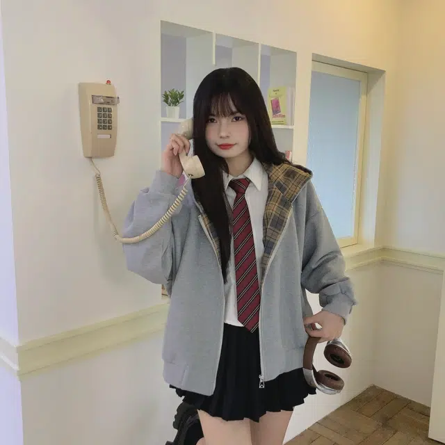 冰淇淋与鲸 帽子格子拼接拉链美式复古拼色短款连帽开衫卫衣 女款