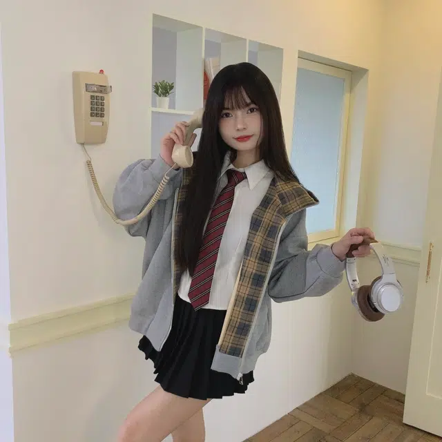 冰淇淋与鲸 帽子格子拼接拉链美式复古拼色短款连帽开衫卫衣 女款