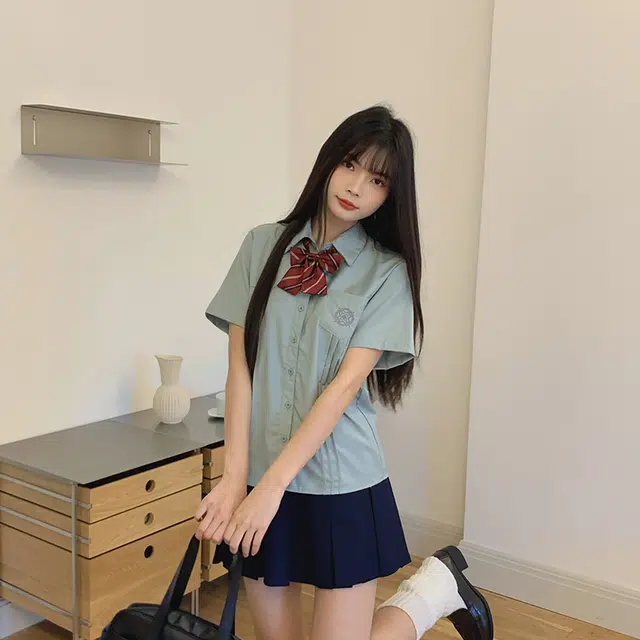 冰淇淋与鲸 学院风日常百搭上衣小清新方领樱花短袖衬衫经典纯色通勤百褶裙伯克利半身裙制服 女款