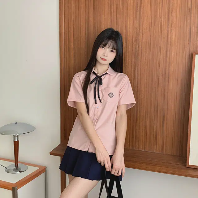 冰淇淋与鲸 穿搭高级感纯色宽松短袖制服 女款 礼盒装 粉色圆领樱花衬衫+绀色箱褶裙  买赠送领绳+校章