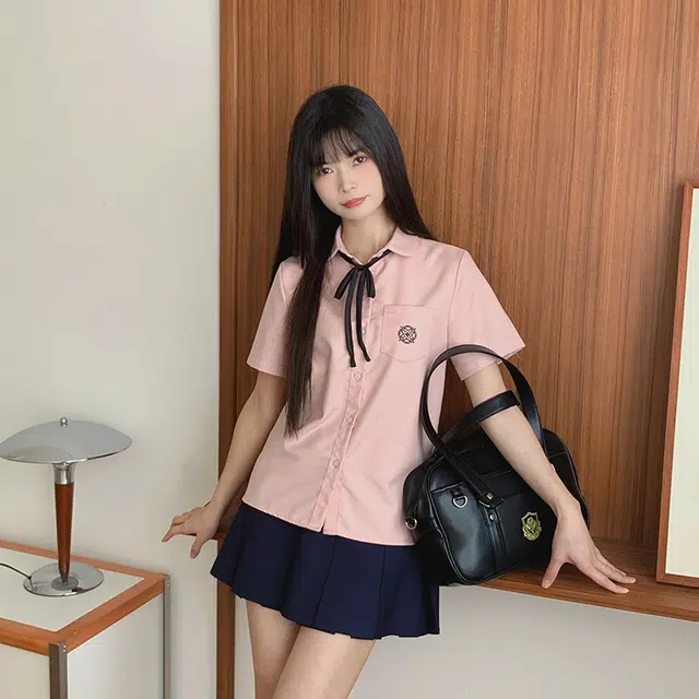 冰淇淋与鲸 穿搭高级感纯色宽松短袖制服 女款 礼盒装 粉色圆领樱花衬衫+绀色箱褶裙  买赠送领绳+校章