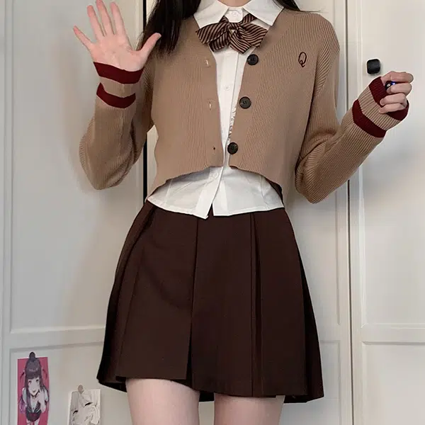 冰淇淋与鲸 基础款绣花字母学院风开衫针织衫 女款 咖色