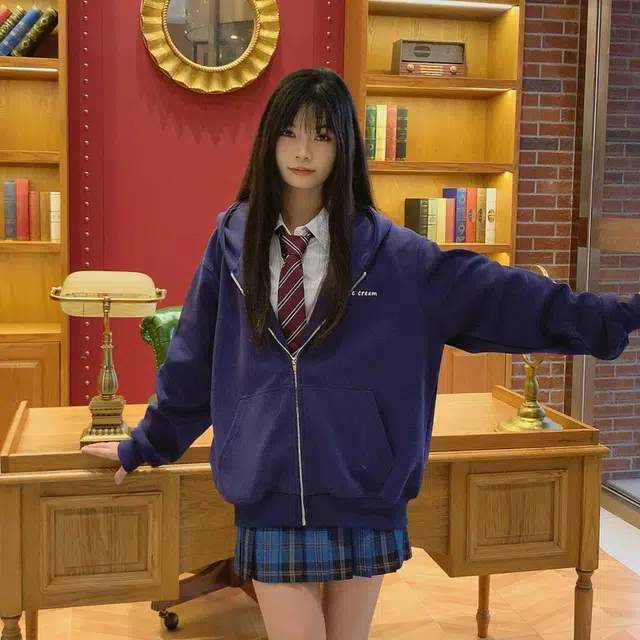 冰淇淋与鲸 美式学院风拉链开衫长袖上衣经典短款格子百褶半身裙卫衣套装 女款