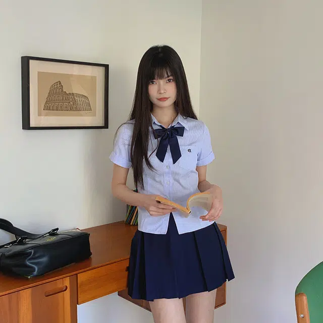 冰淇淋与鲸 简约舒适日常百搭方领短袖衬衫 女款 蓝条纹