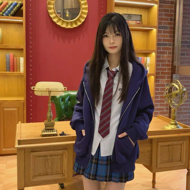 冰淇淋与鲸 美式学院风拉链开衫长袖上衣经典短款格子百褶半身裙卫衣套装 女款