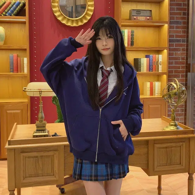 冰淇淋与鲸 美式学院风拉链开衫长袖上衣经典短款格子百褶半身裙卫衣套装 女款