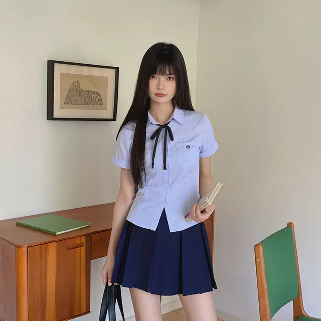 冰淇淋与鲸 简约舒适日常百搭方领短袖衬衫 女款 蓝条纹