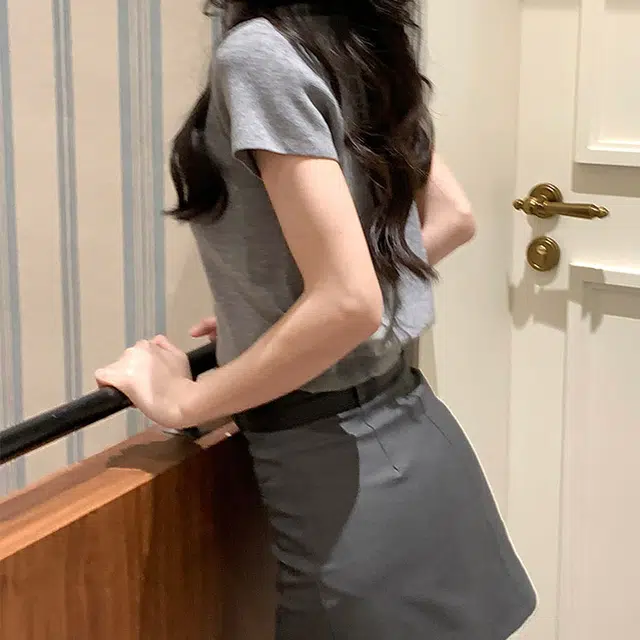 冰淇淋与鲸 纯色高领小众基础款内搭针织衫 女款