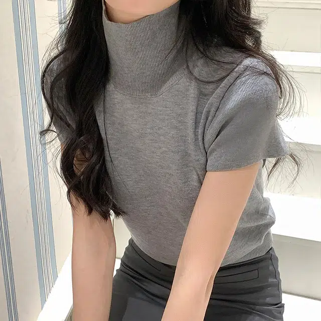 冰淇淋与鲸 纯色高领小众基础款内搭针织衫 女款