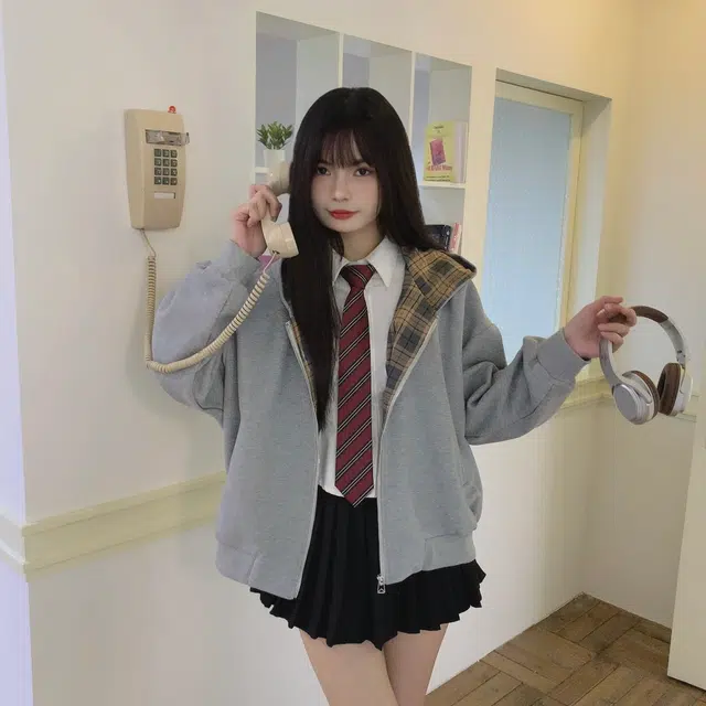 冰淇淋与鲸 帽子格子拼接拉链美式复古拼色短款连帽开衫卫衣 女款