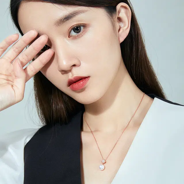 珍珠皇后蝴蝶四叶草 小众设计感 海水珍珠  吊坠 女款