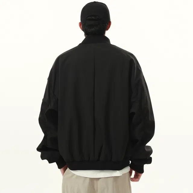 而度 美式复古街头艺术字字母印花设计侧边小口袋收纳日常百搭短款高领夹克外套 男女同款