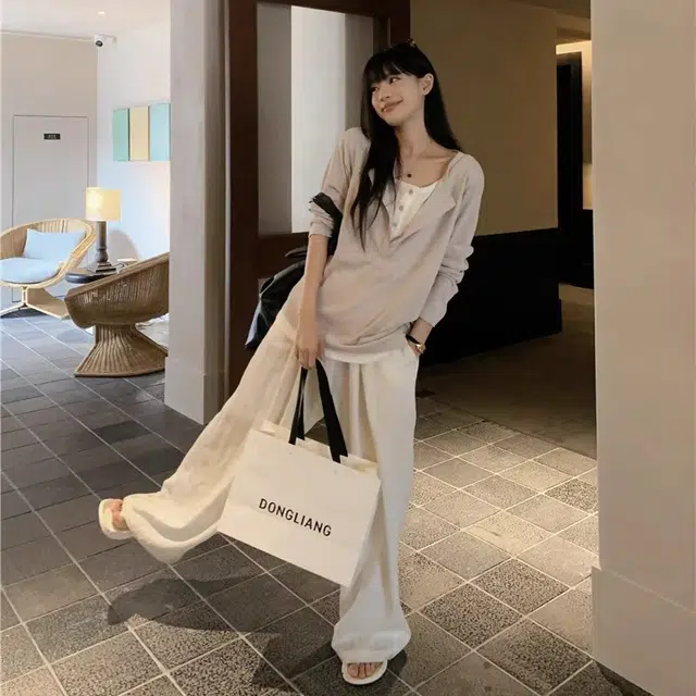 MUCCHIC 2025 T