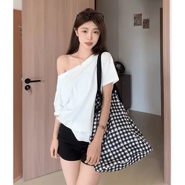 MUCCHIC T