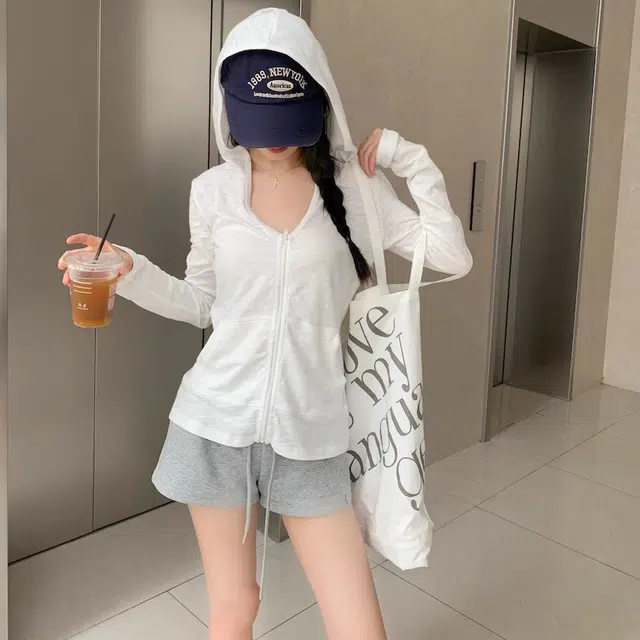 MUCCHIC 2025v T