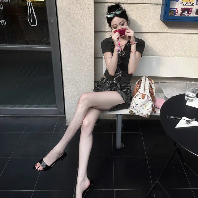 MUCCHIC T