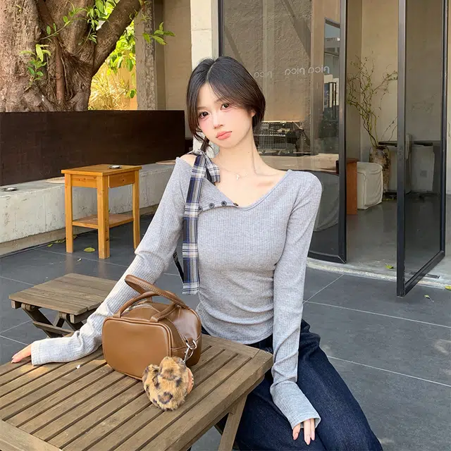 MUCCHIC T