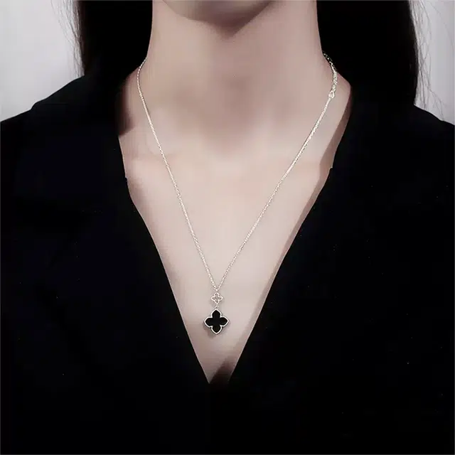 S925