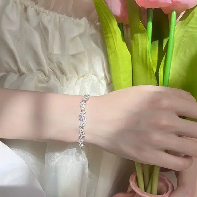 华髻 爆紫藤花微笑 浪漫 时尚轻奢风 高级精致气质优雅 时尚百搭 合金 手链 男女同款情侣款
