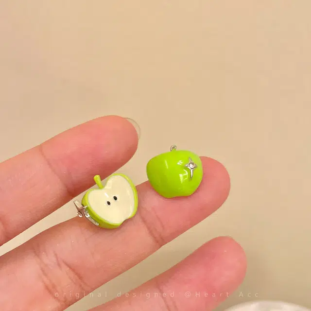华髻 【咬口苹果】可爱系设计独特 甜美风浪漫氛围感 精致时尚潮流小清新优雅休闲百搭治愈感 合金 耳钉 男女同款情侣款