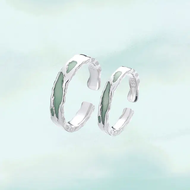 999