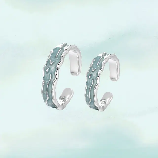 999