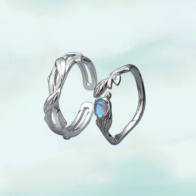 925