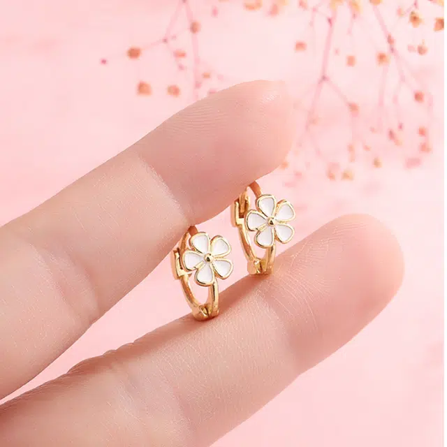 华髻 五瓣花白色花朵小巧 合金 耳环 女款