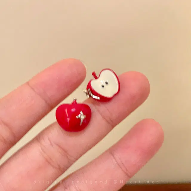 华髻 【咬口苹果】可爱系设计独特 甜美风浪漫氛围感 精致时尚潮流小清新优雅休闲百搭治愈感 合金 耳钉 男女同款情侣款