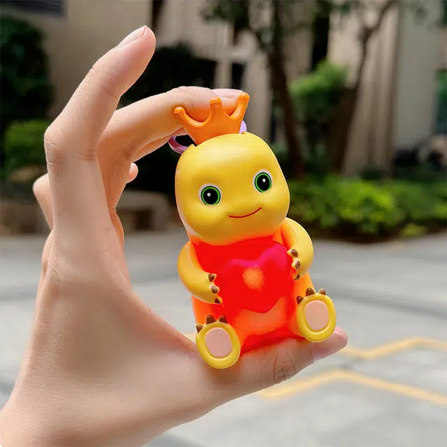摩卡丘 奶龙 手抱爱心奶龙钥匙扣 玩具 按压发光爱心奶龙汽车钥匙扣挂件
