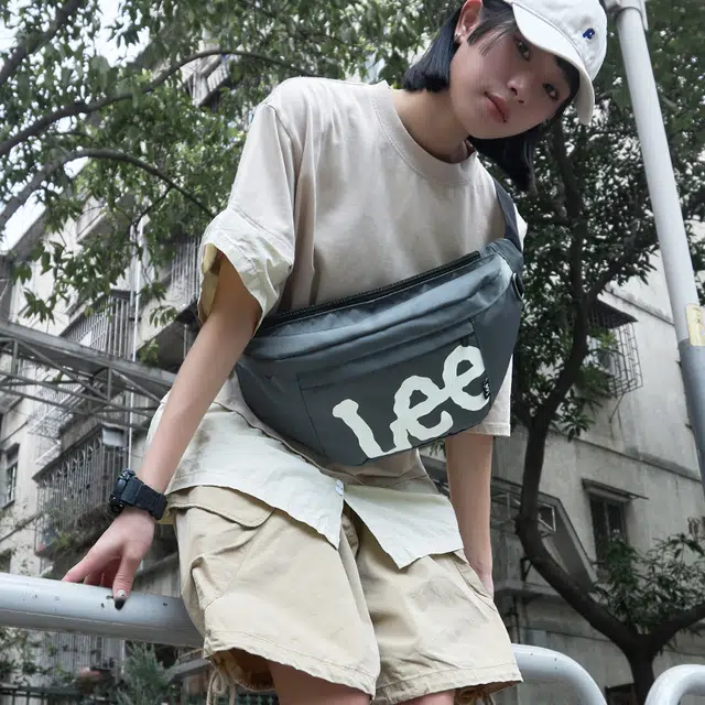 Lee logo