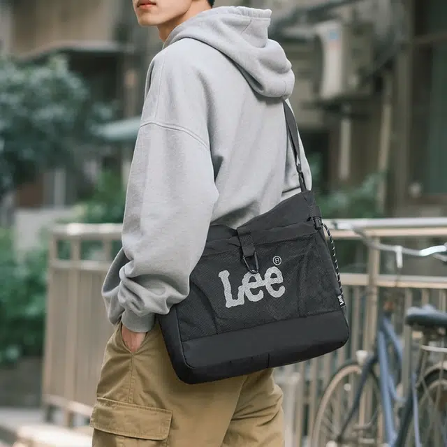 Lee