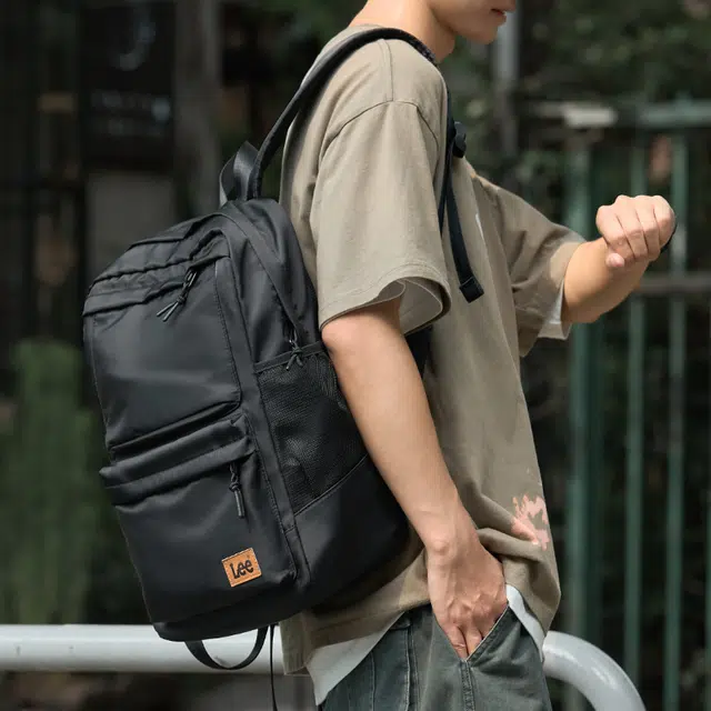 Lee