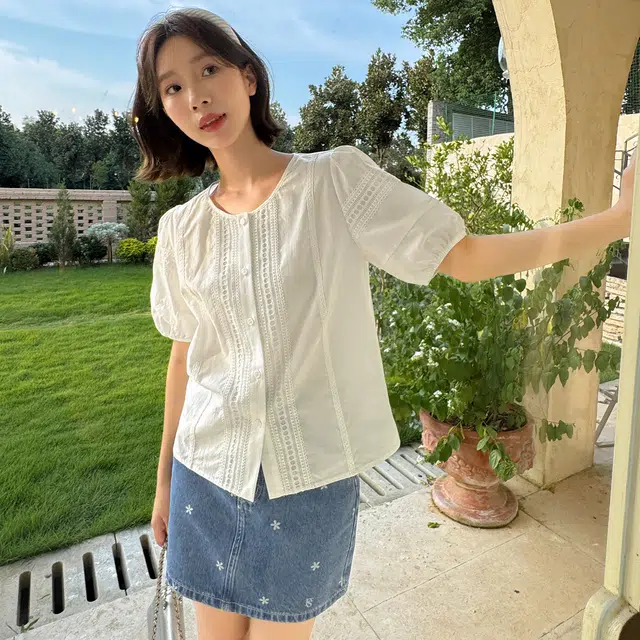 法儿家  浪漫心事 夏季韩系小个子纯色简约圆领泡泡袖衬衫 女款