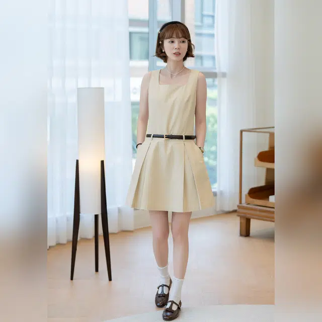 法儿家 半糖苏打夏季韩系小方领法式优雅简约无袖连衣裙 女款