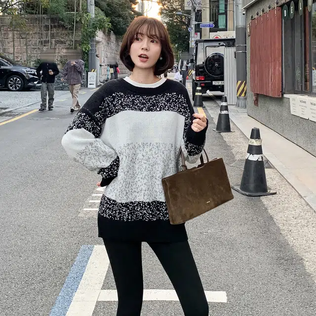 法儿家 小银河 韩系小个子拼色圆领保暖针织衫毛衣 女款 黑白