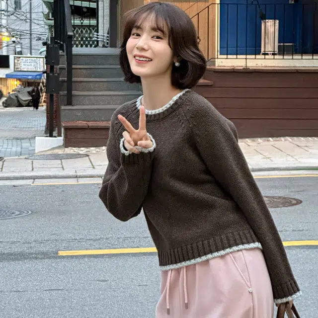 法儿家 韩系小个子纯色圆领舒适针织衫 女款 驼色