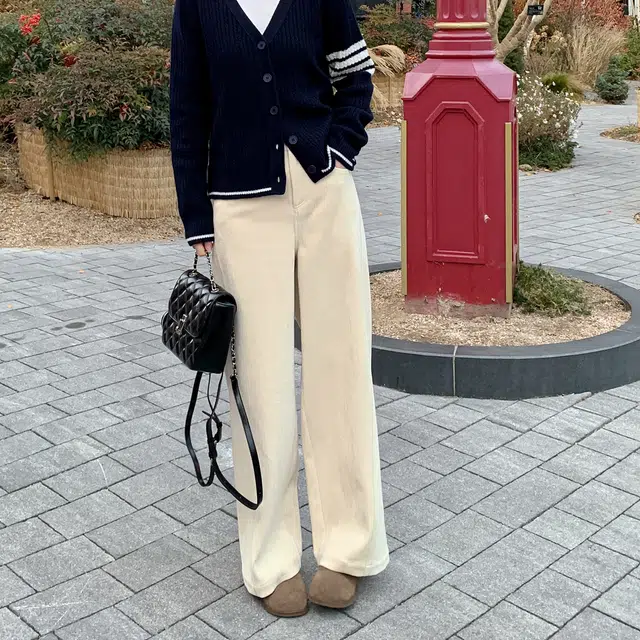 法儿家 韩系直筒简约舒适休闲裤 女款 杏色