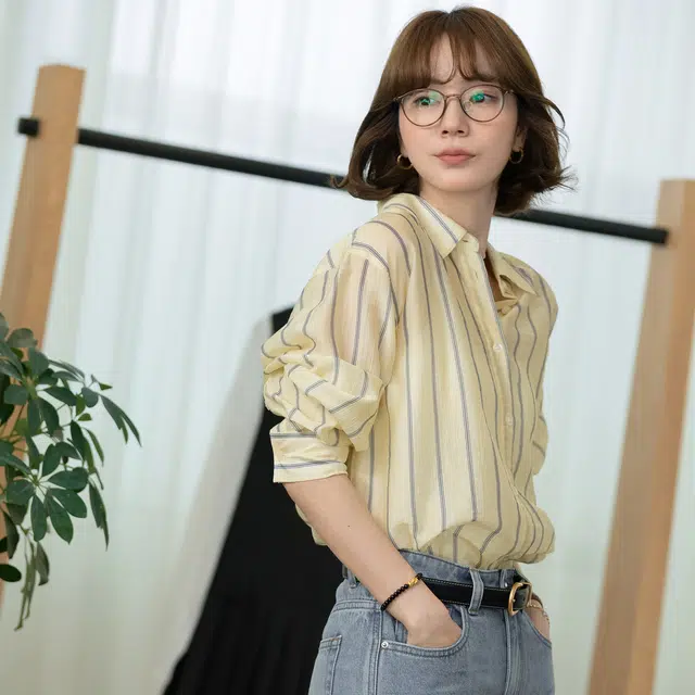 法儿家 甜果苏打早春韩系减龄条纹浅色长袖衬衫 女款