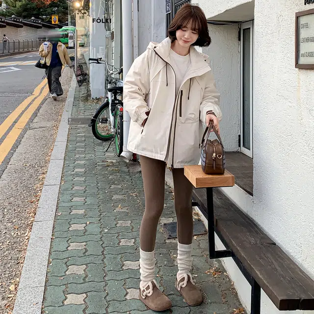 法儿家 雪国列车秋冬韩系气质短款夹克羽绒服 女款 米色