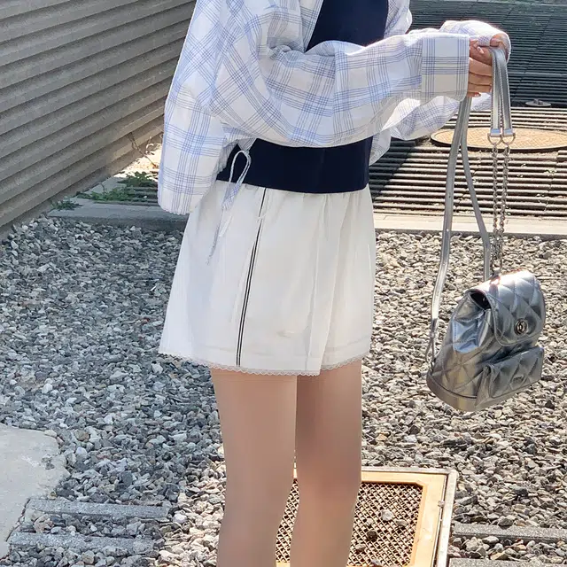 法儿家 假日骑行夏季韩系小个子通勤薄款休闲短裤 女款 白色/藏青色